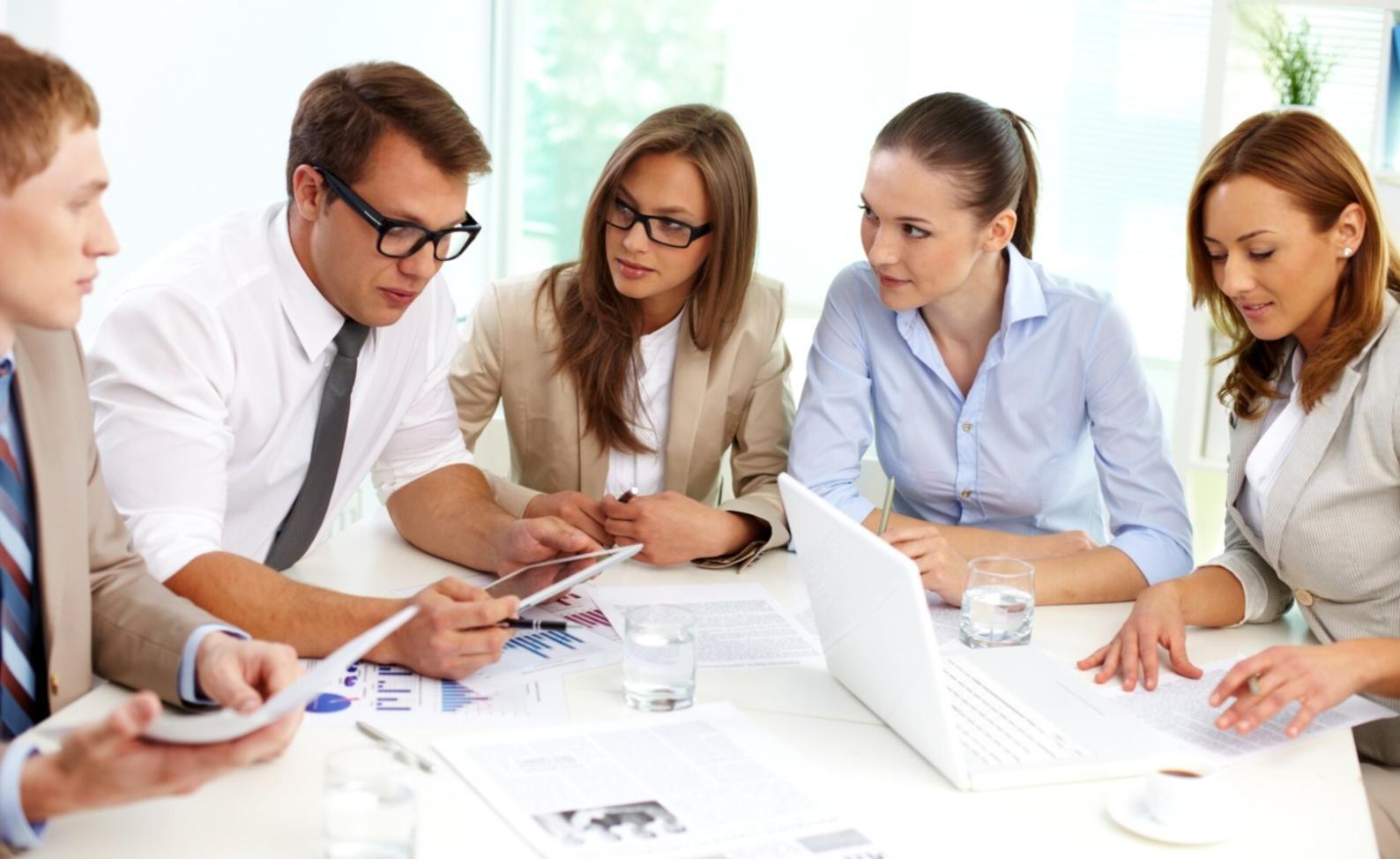 Ambiente de aprendizagem financeira com materiais educativos