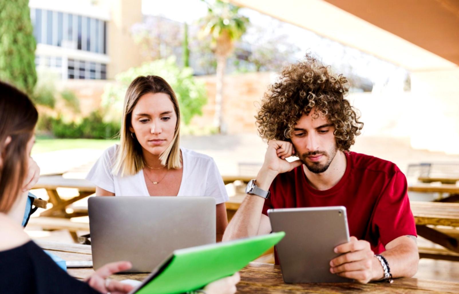 Ambiente colaborativo de aprendizagem financeira